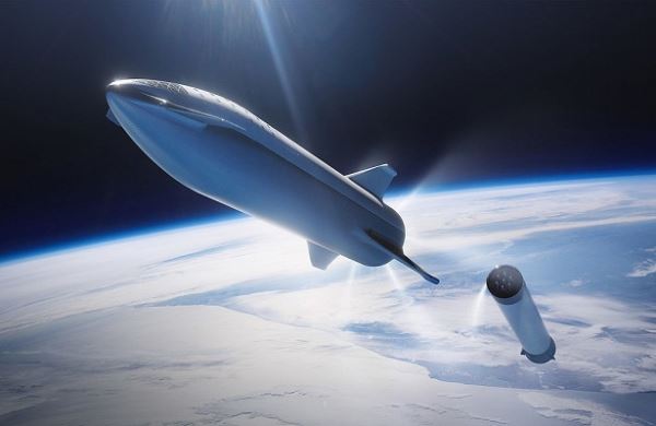 <br />
Илон Маск показал новый пассажирский космический корабль<br />
