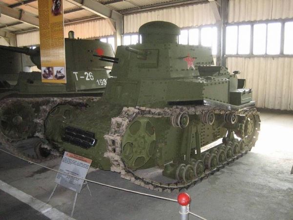 «Будем нажимать и помогать – приспособятся!» Советский Союз осваивает производство танков